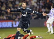 体育赛事直播-从质疑到主宰，乔治用实力证明自己，快船正面击溃猛龙