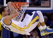 熊猫直播-江苏队轻取灰熊，保罗状态火热点燃全场