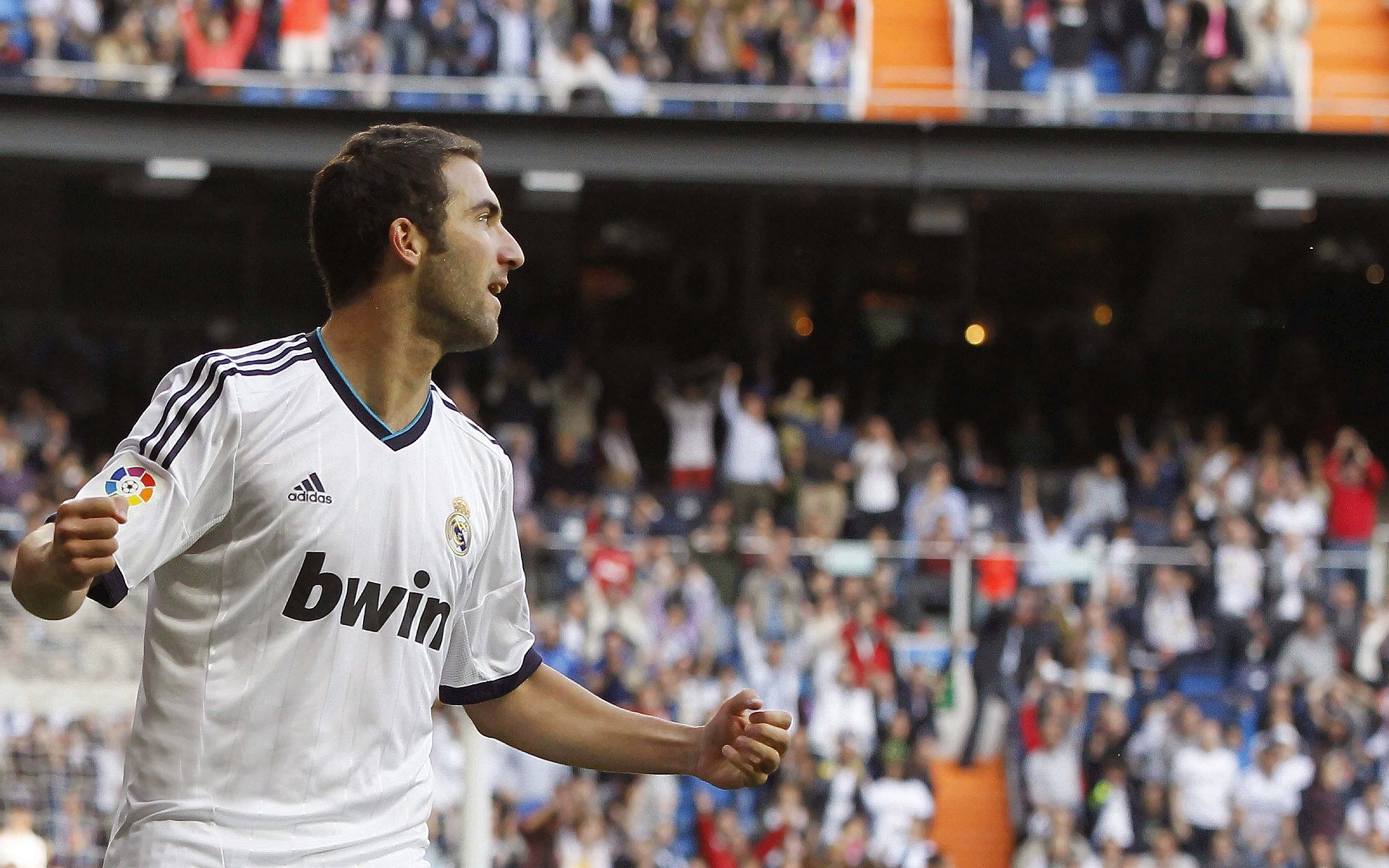 德甲争冠战与皇家社会翻盘，足球世界的多元焦点